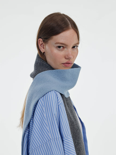 Blocked Soft Wool Scarf - Dark Grey / Soft Blue
