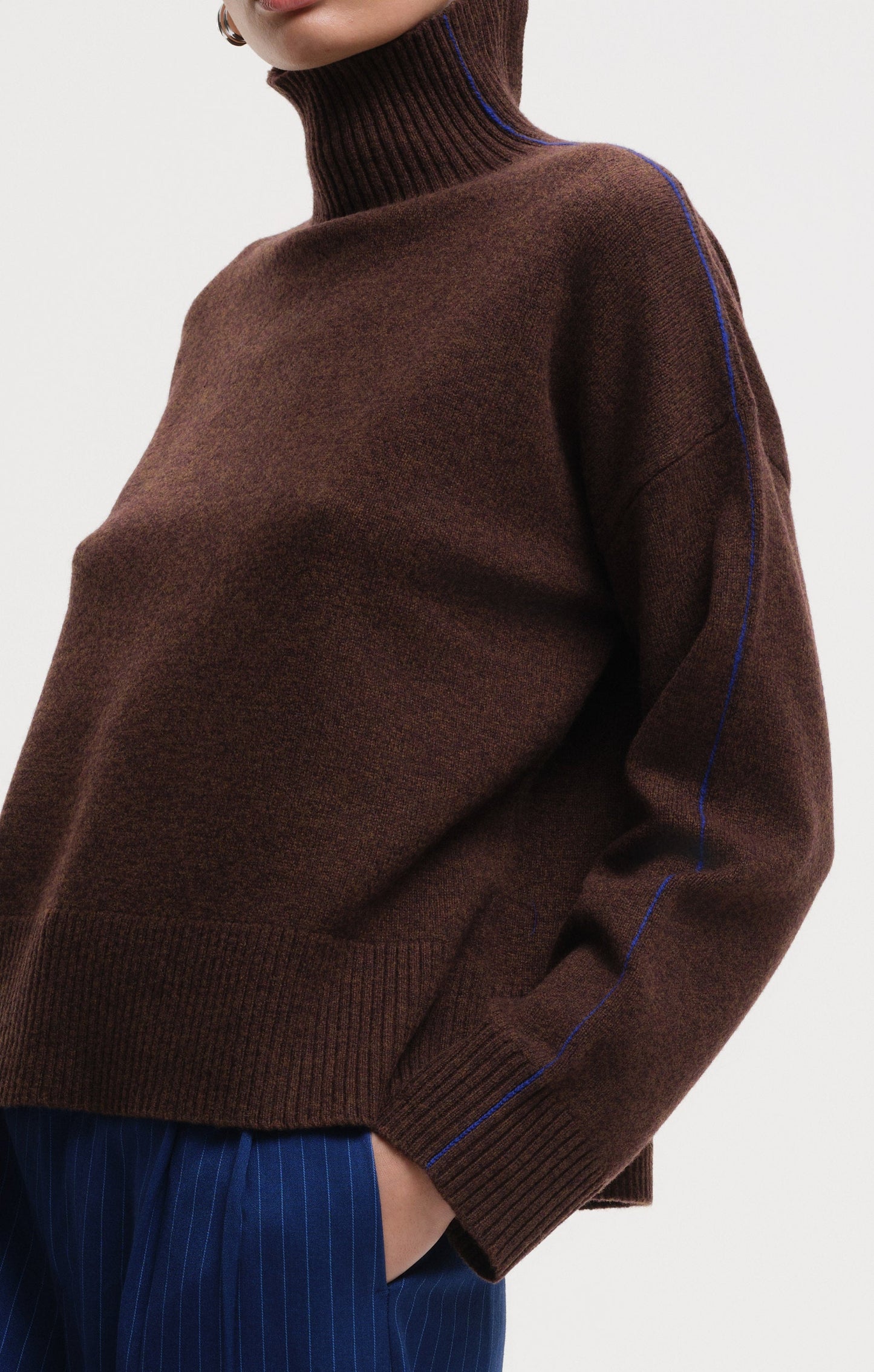 Kooning Turtle Neck - Brown