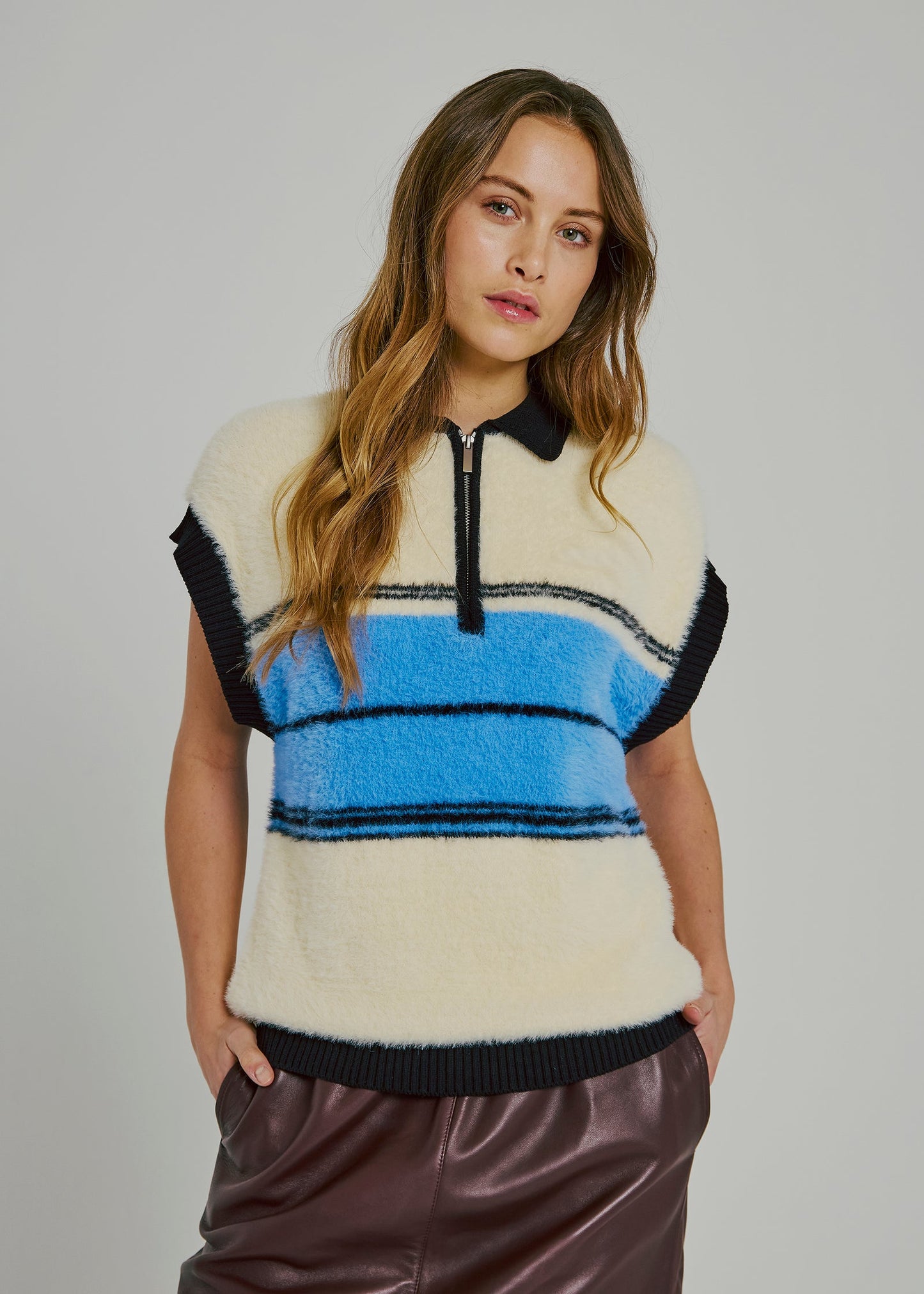 Sky Knit Waistcoat - black/blue
