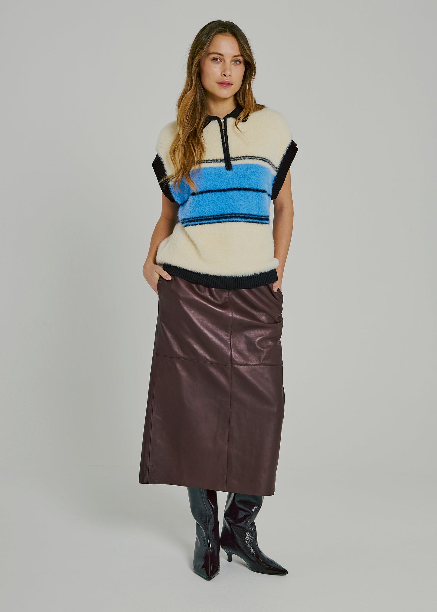 Sky Knit Waistcoat - black/blue