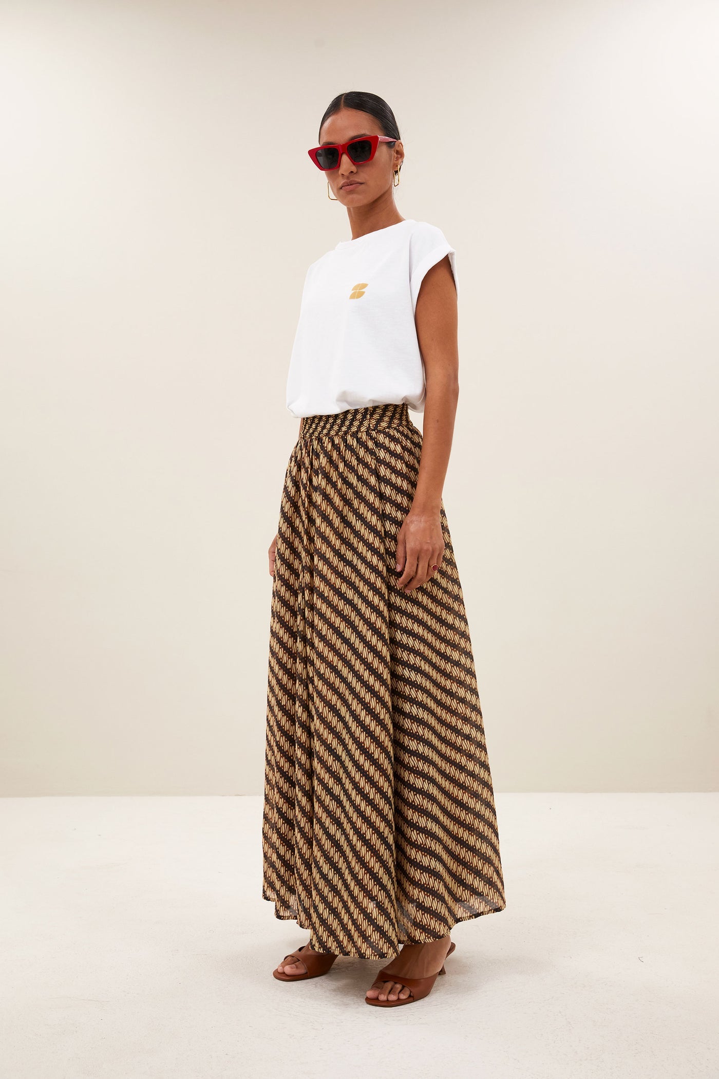 Tobi Flame Logo Top - Bright White