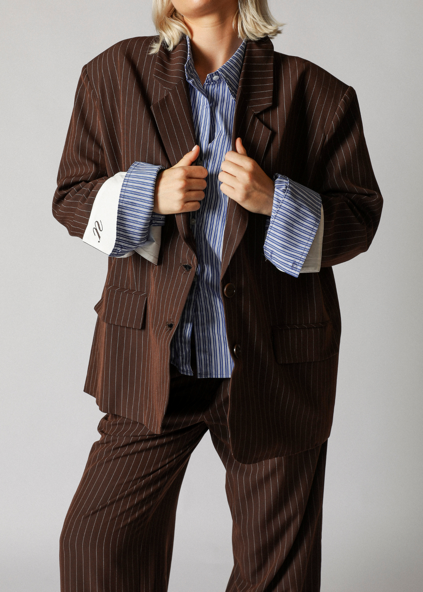 Ari Blazer - Dark Brown/ Beige