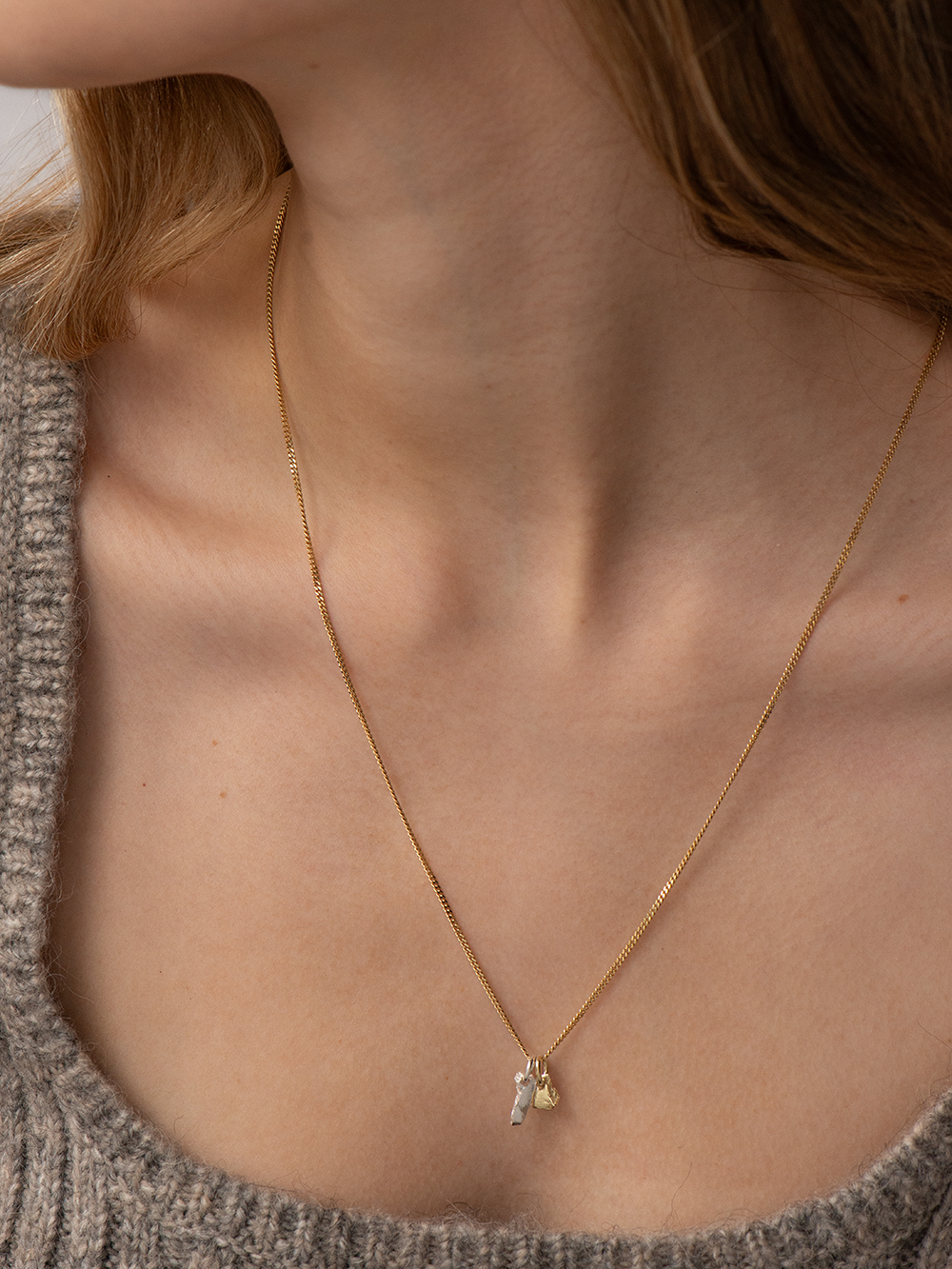 On and on - Necklace Gold