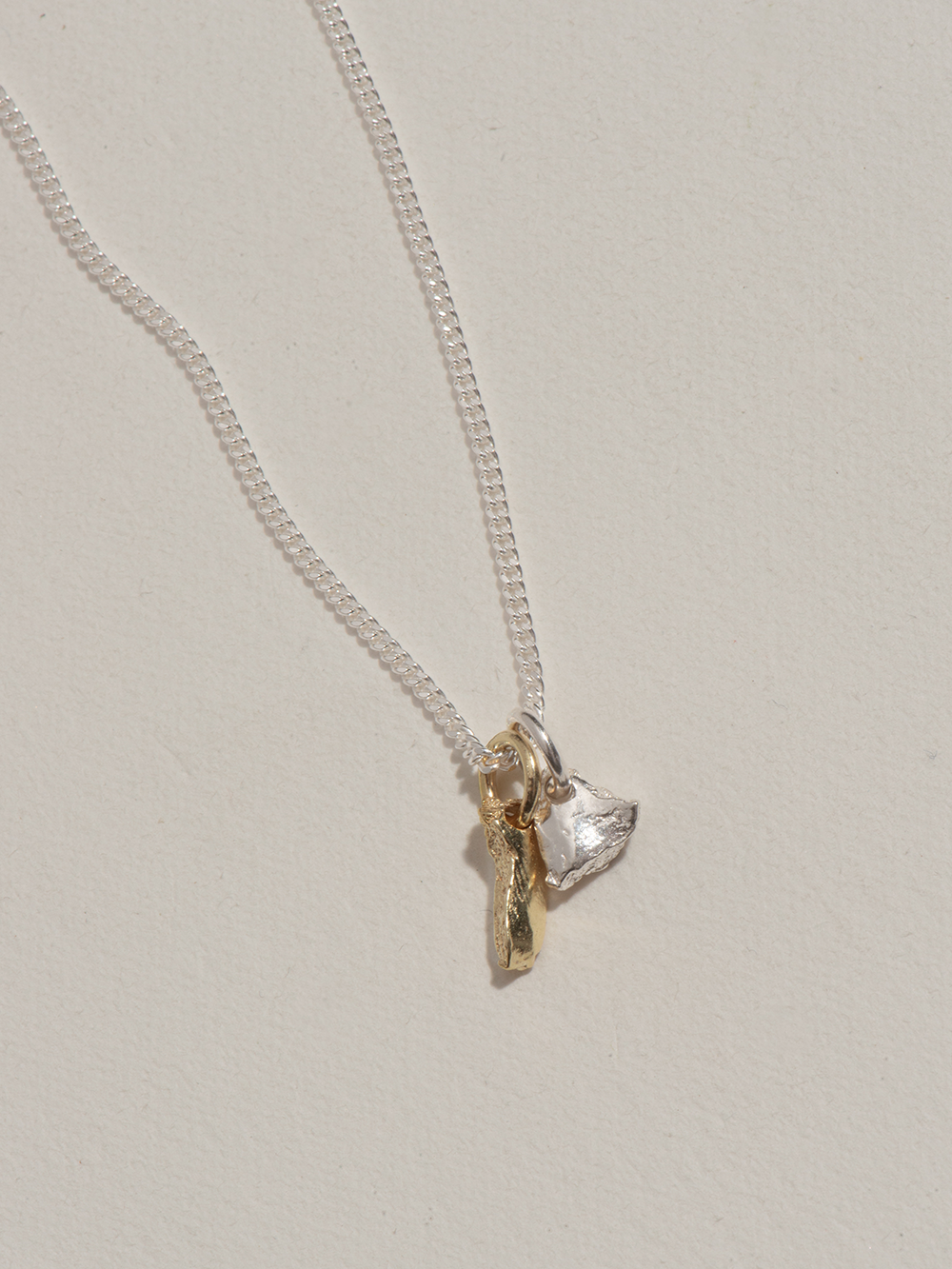 On and on - Necklace Silver