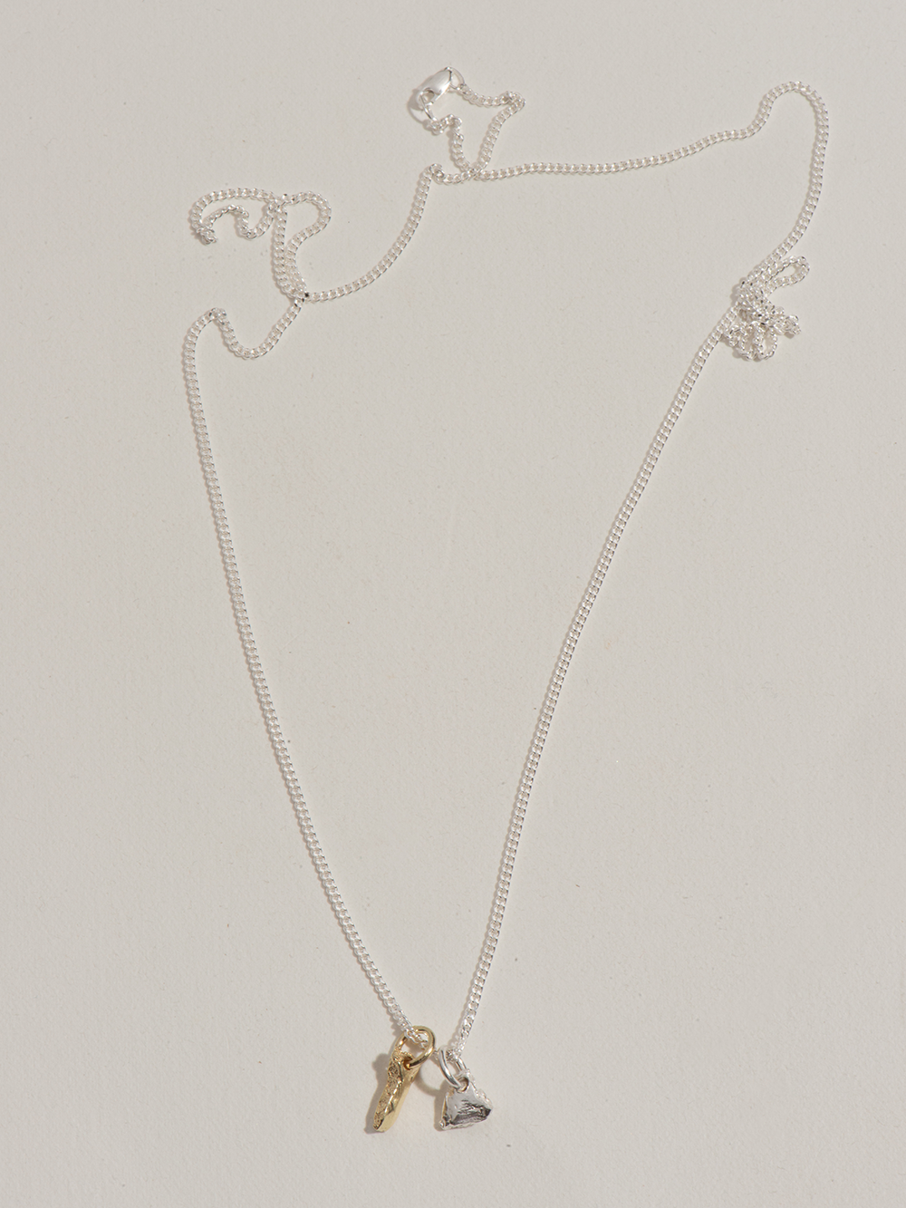 On and on - Necklace Silver