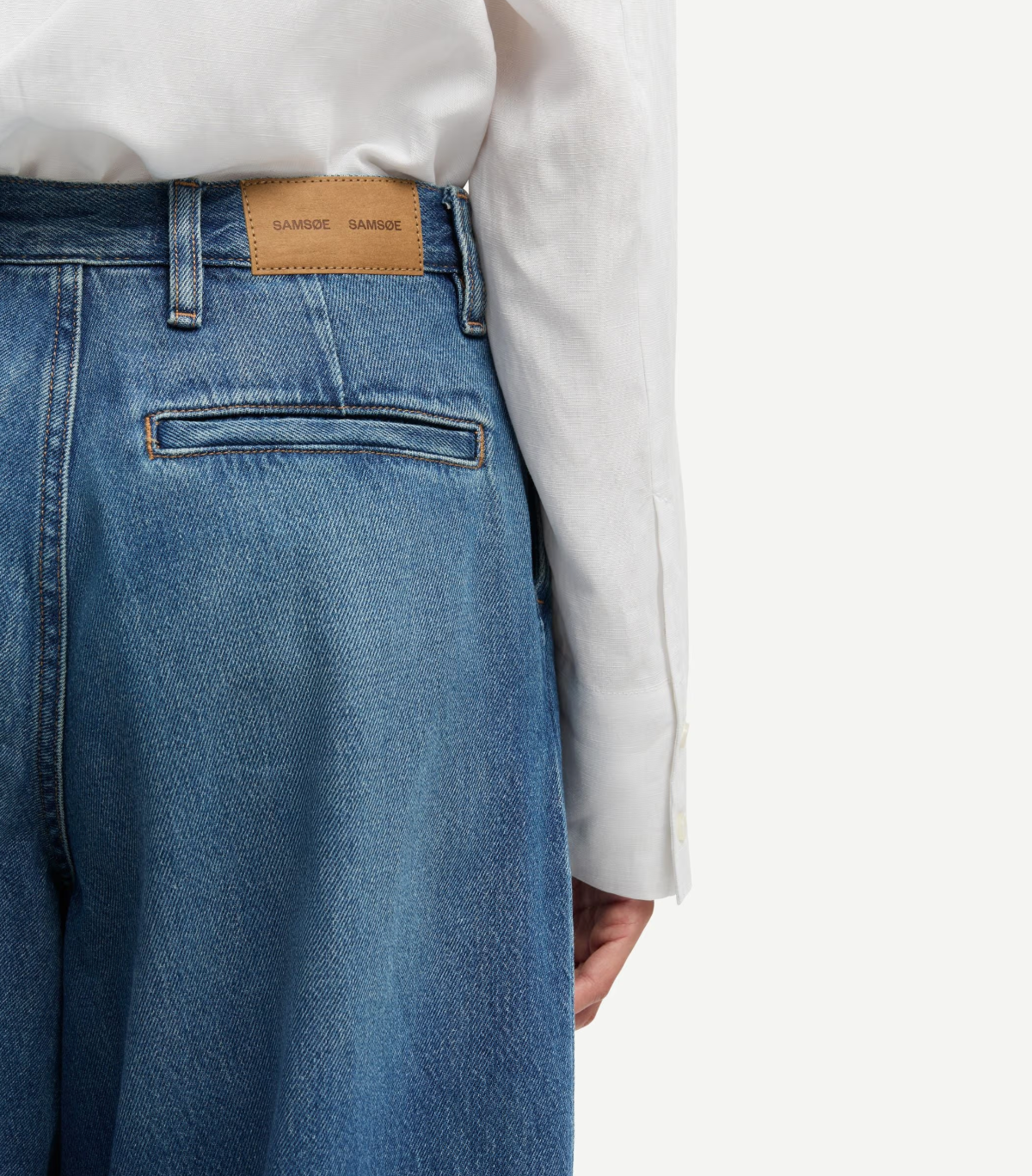 Saharper Pleat Jeans - Fluid Denim