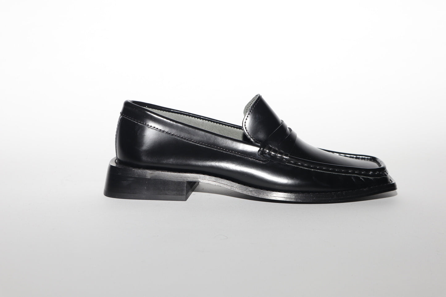 Vivy - Black